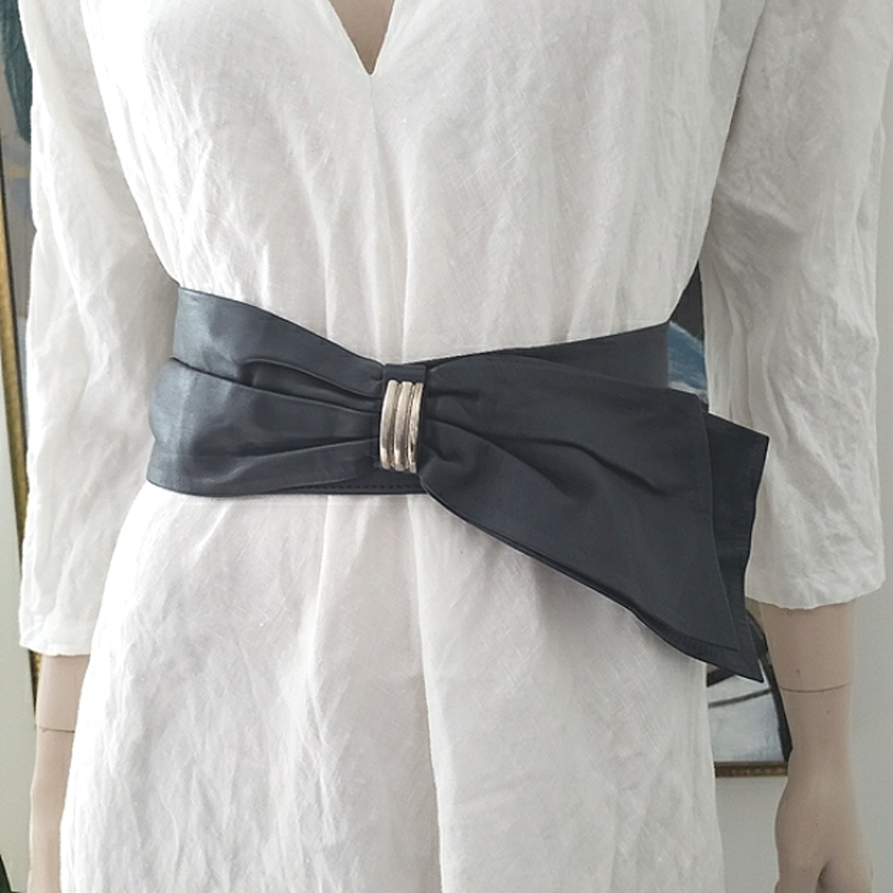 Gianni Versace | Leather Belt with Pewter Accent
